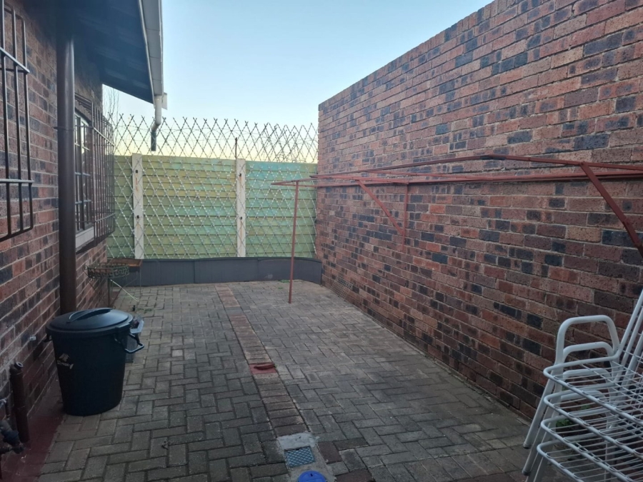 2 Bedroom Property for Sale in Pellissier Free State